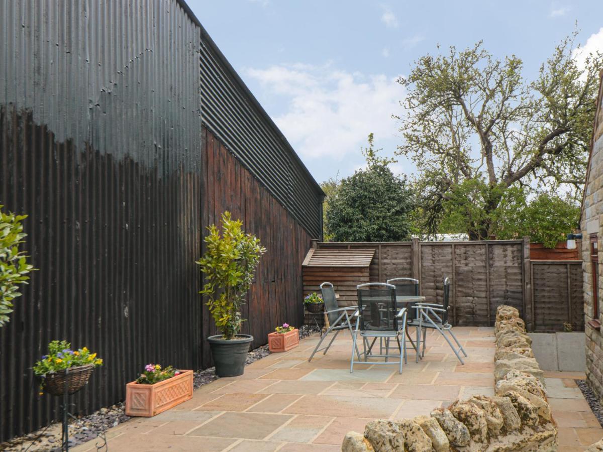 Farm Yard * Pickering